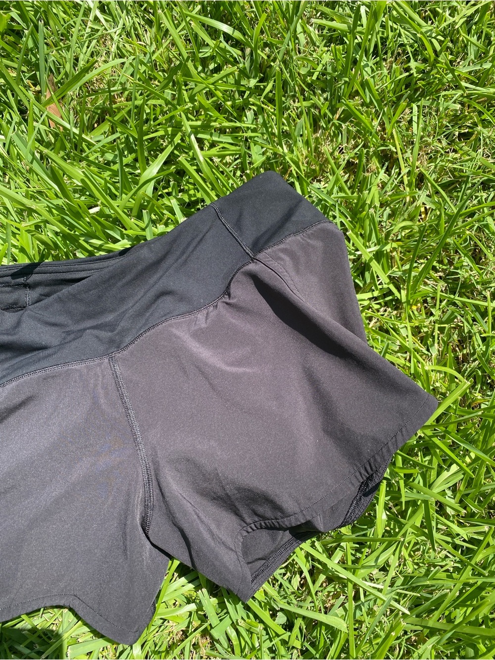 lululemon speed up shorts - Picture 3 of 8